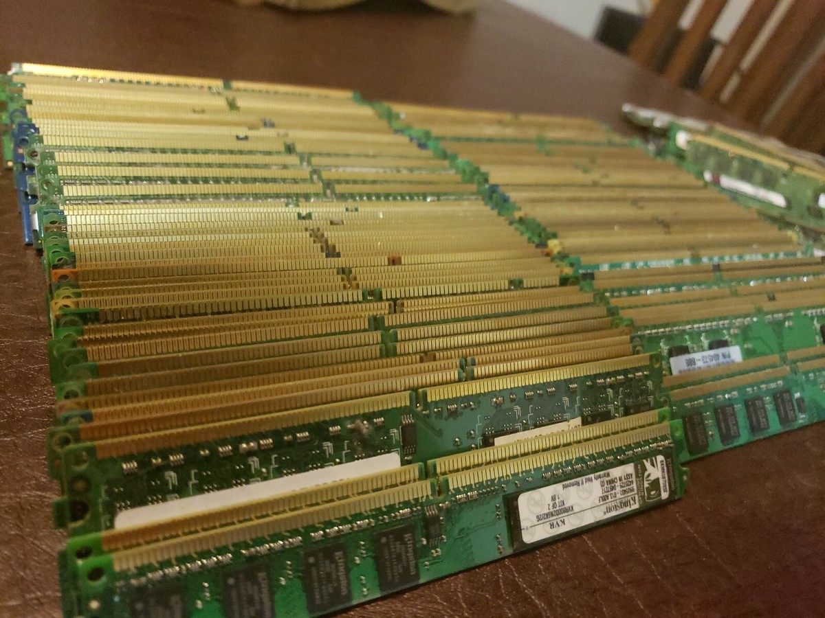 Gold contact RAM memory modules scrap